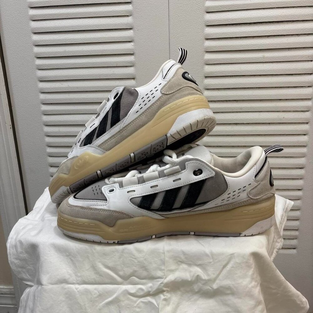 Adidas ADI2000 chalk white black Sneakers White Core Black Gum – Men’s Size 11.5